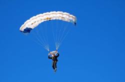 开云在线赛事平台-马林宝刀未老轻取李诗沣，陈雨菲重扣连击锁定胜局—中国羽毛球公开赛次日战报